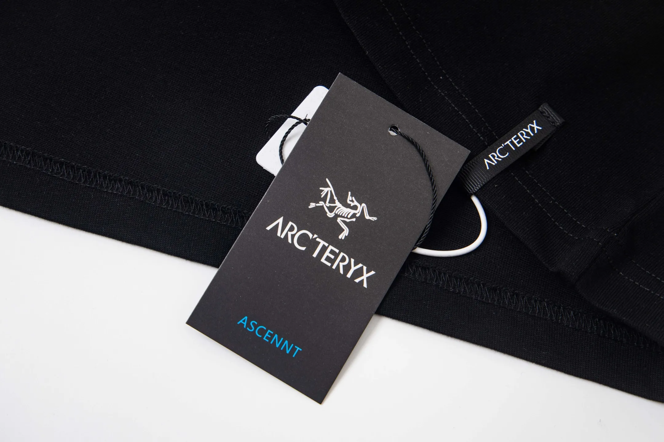 ARC'TERYX 25 Same Style ： ：White Black SIZE：XS-L